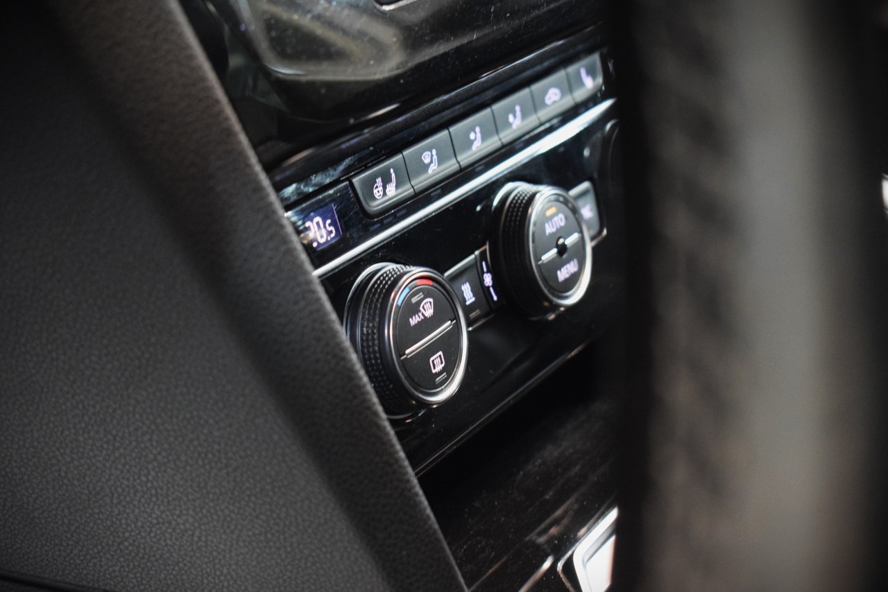 Volkswagen Passat Alltrack 2.0 TDI DPF SCR BMT 4Motion DSG Sekventiell, 190hk, 2016