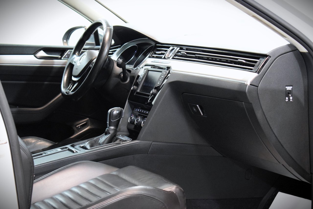 Volkswagen Passat Alltrack 2.0 TDI DPF SCR BMT 4Motion DSG Sekventiell, 190hk, 2016