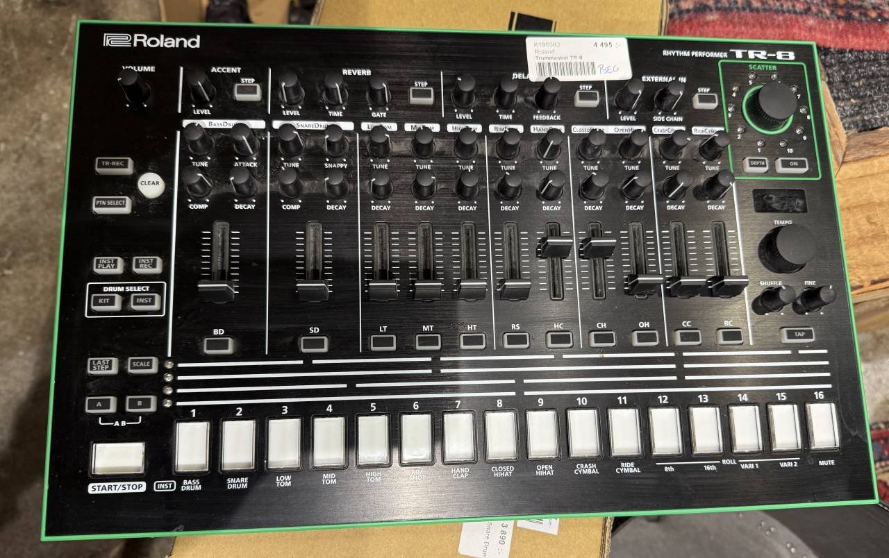 Roland TR-8 – klassisk trumma...