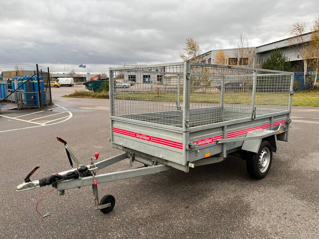 Grindsläp med bromsar - Sävsj...