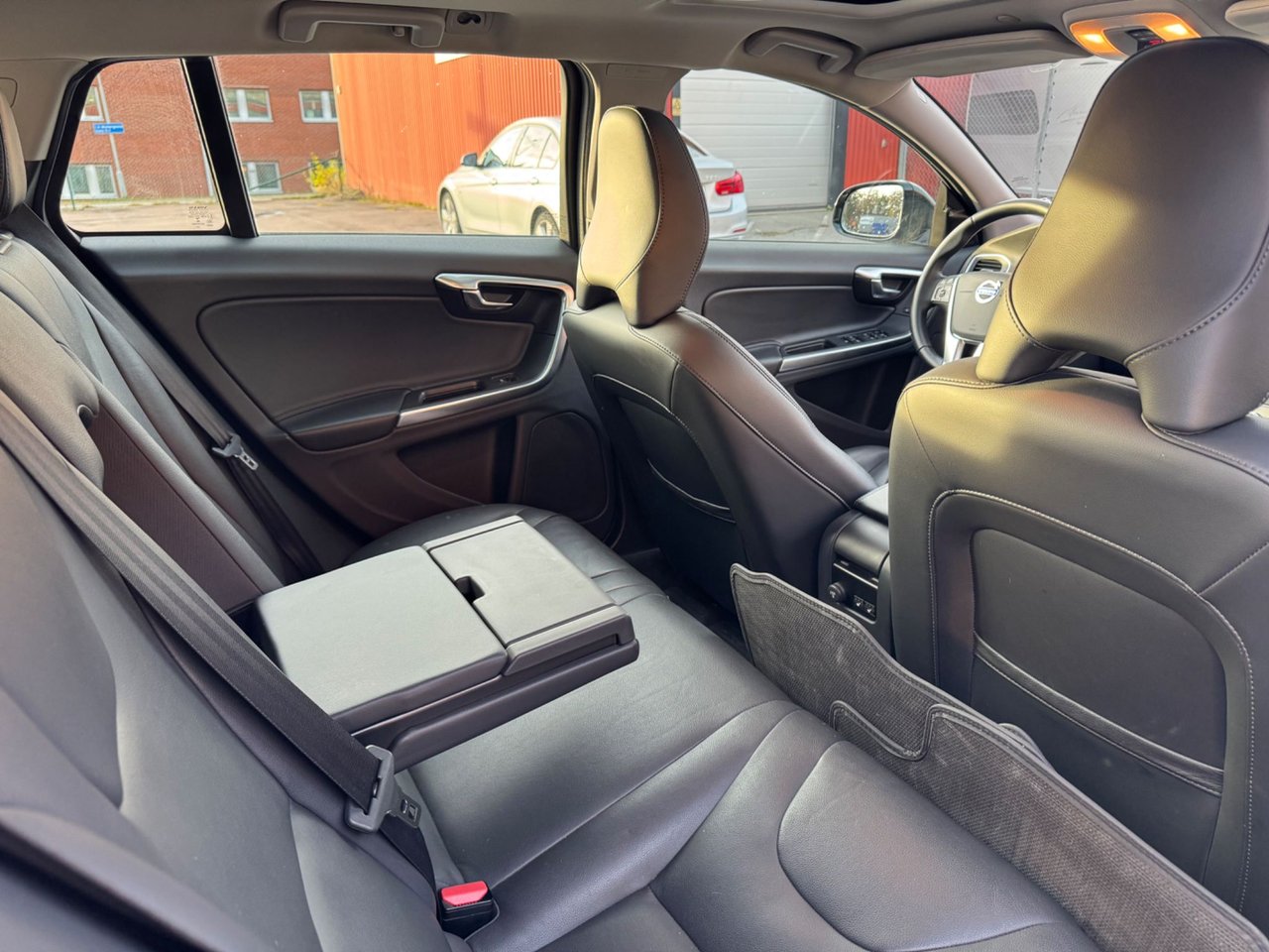 Volvo V60 Cross Country D4 Geartronic, 8-trinn, 190hk, 2016