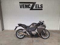 Honda VFR 1200 F Fullservad Akrapovic Mycket fint skick