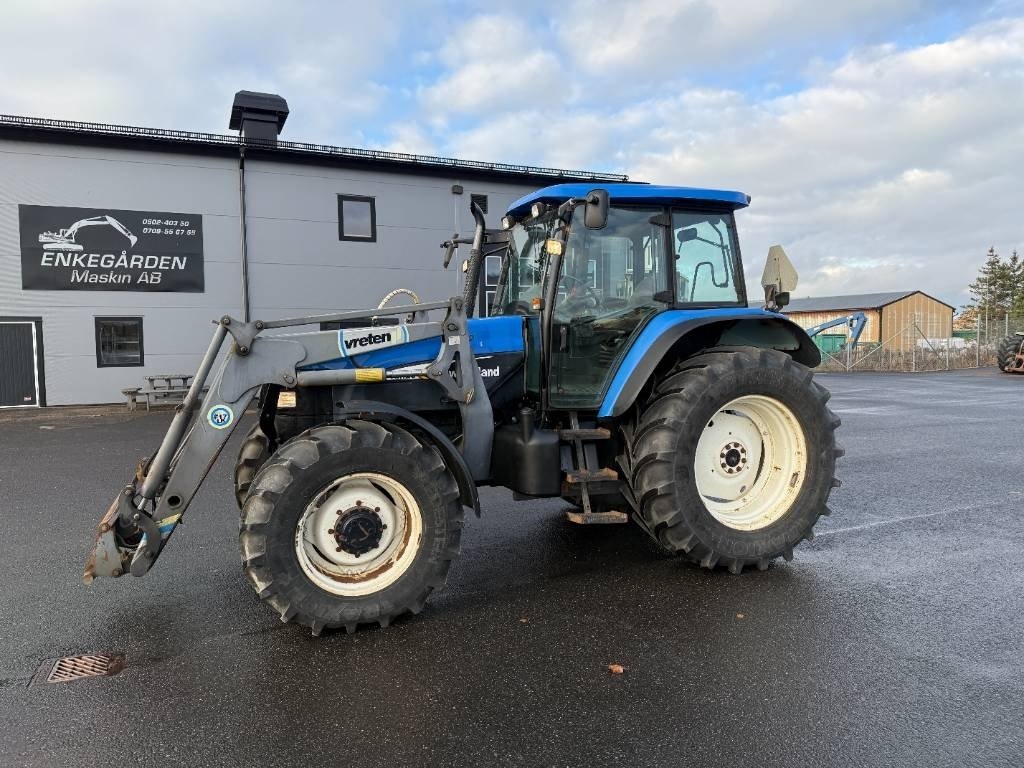 New Holland TM 120 SuperSteer...