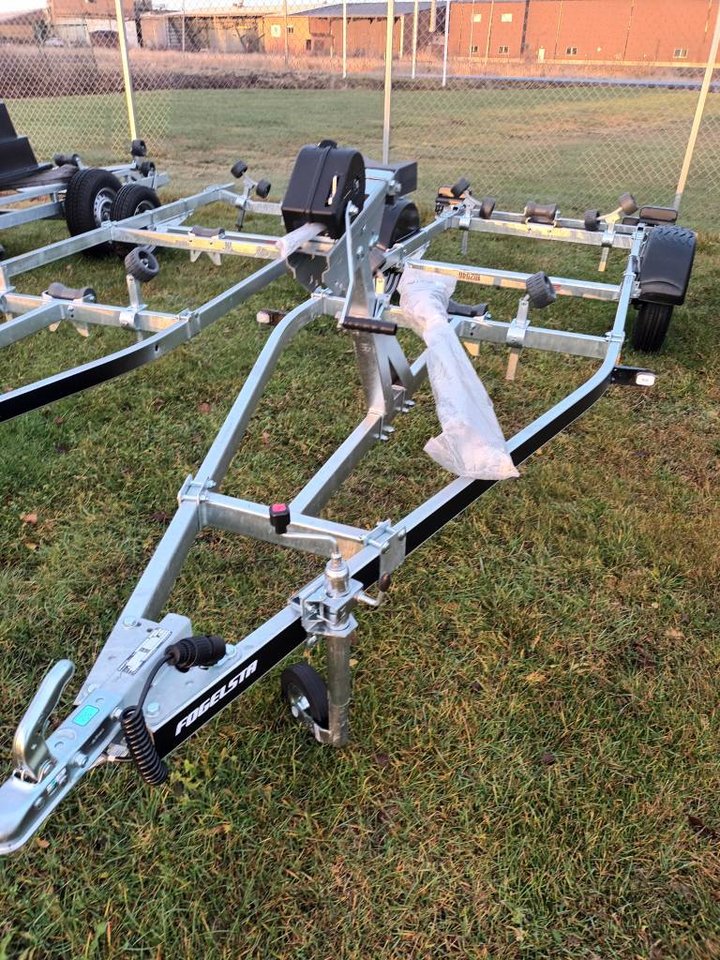 Fogelsta båttrailer 16750UB X