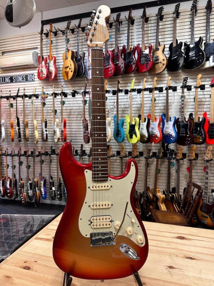 Fender Stratocaster Deluxe 20...