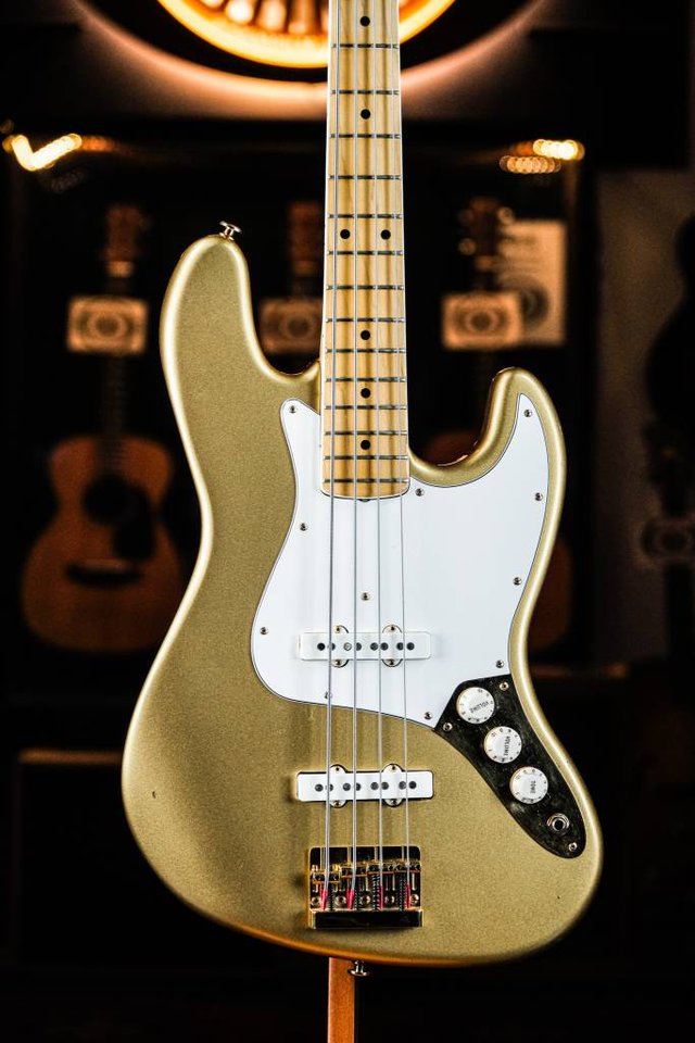 1981 Fender Collector's Serie...