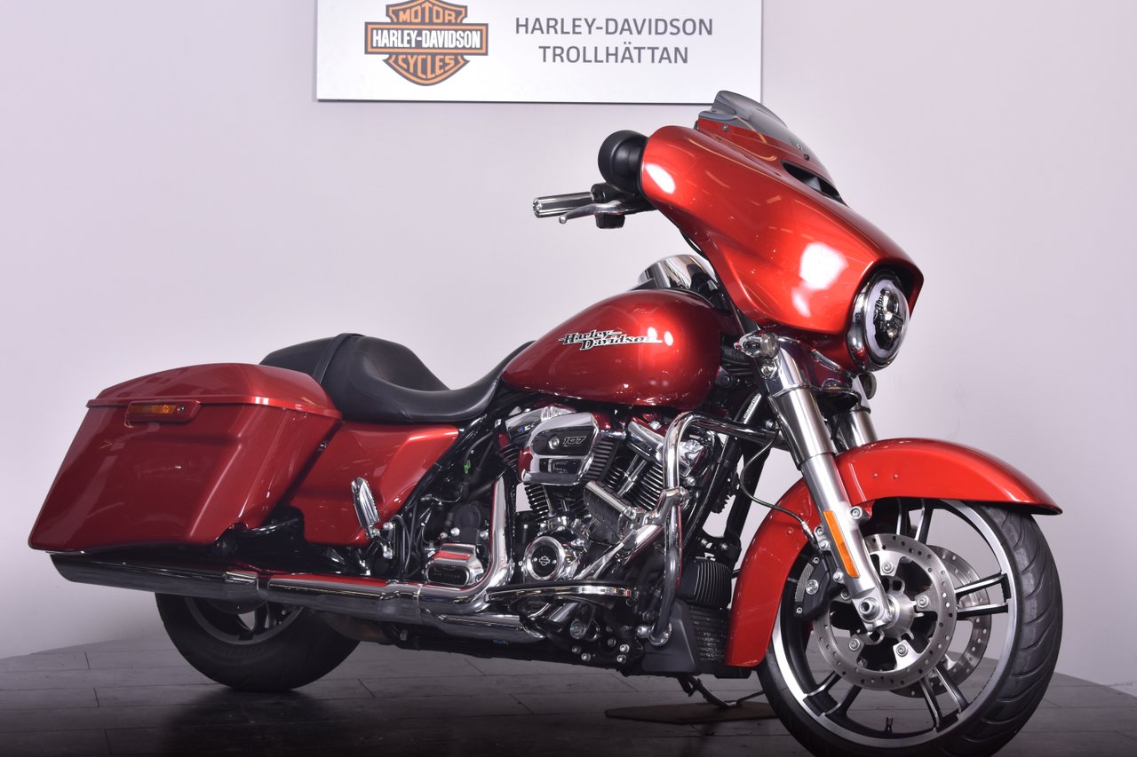 Harley-Davidson STREET GLIDE ...