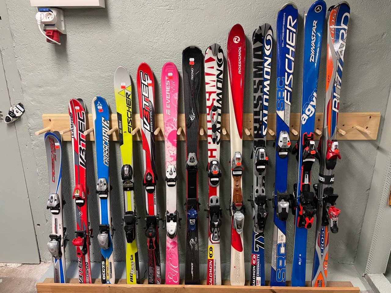 Slalomskidor Billiga Nyservade