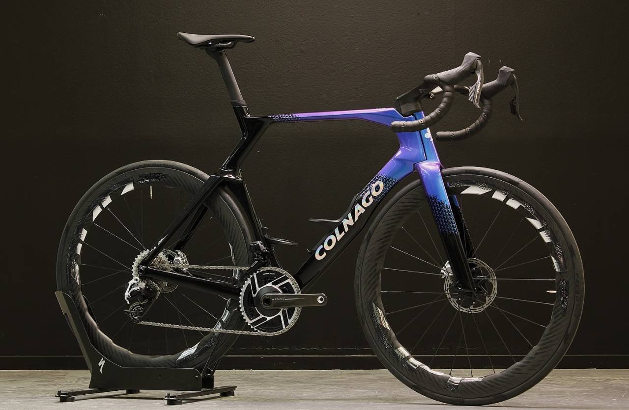 COLNAGO Y1RS / RED / ZIPP 454...