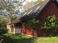 Strandnära Ateljebyggnad/stuga på natursköna Sturkö