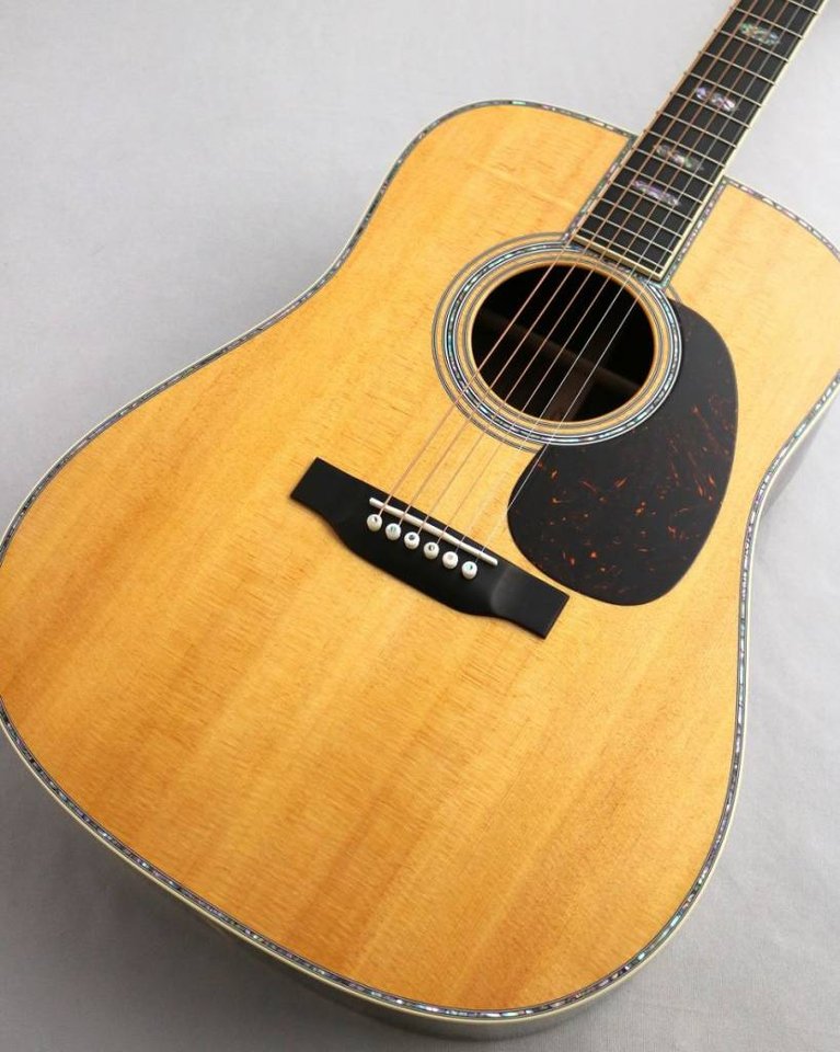 Martin D-45 Refreshed 2025 Ne...