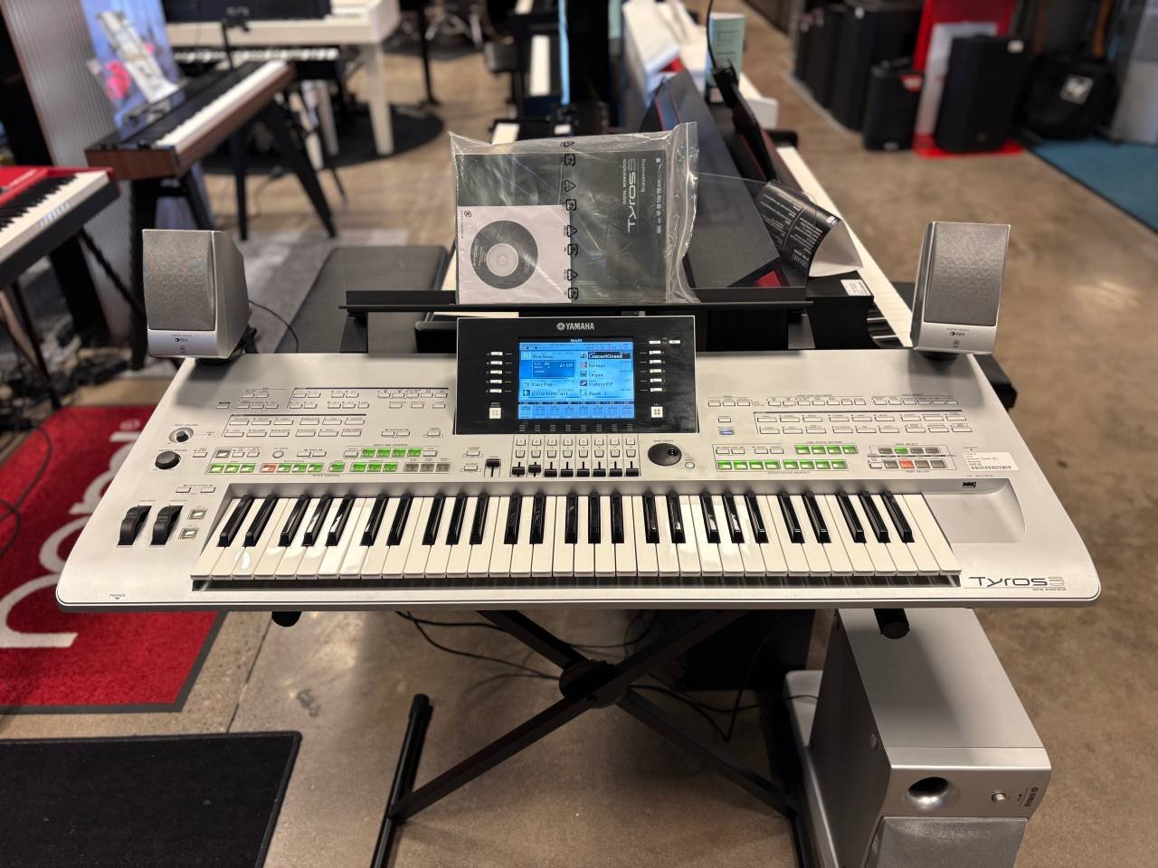 Yamaha Tyros 3 61 inkl. Högta...