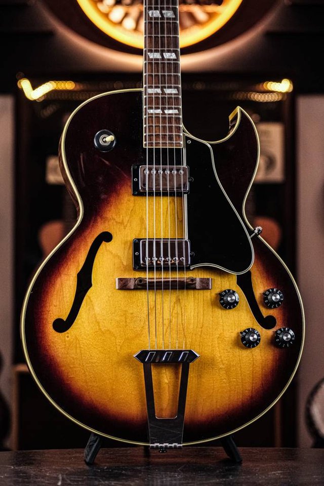 1974 Gibson ES-175D sunburst