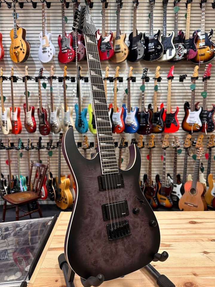 Prisvärd Ibanez GRG121PAR-KBF