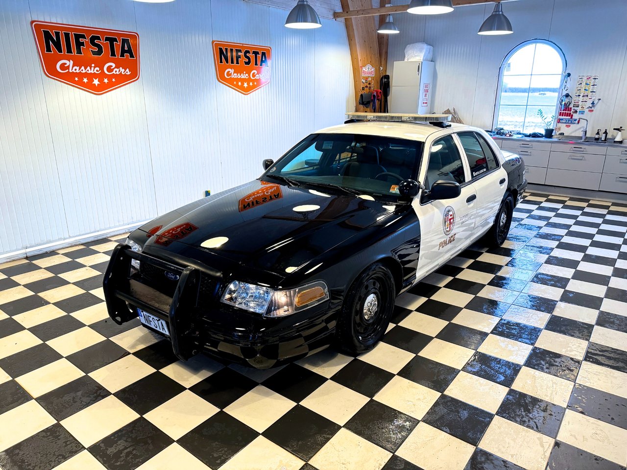 Ford Crown Victoria Police In...