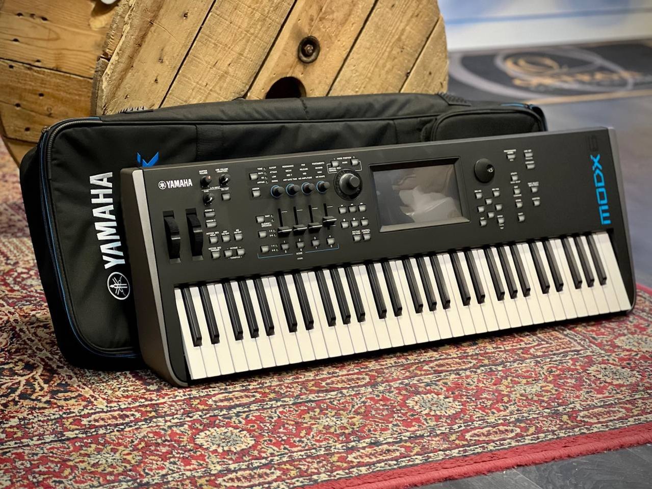 Begagnad Yamaha MODX6 inkl. bag
