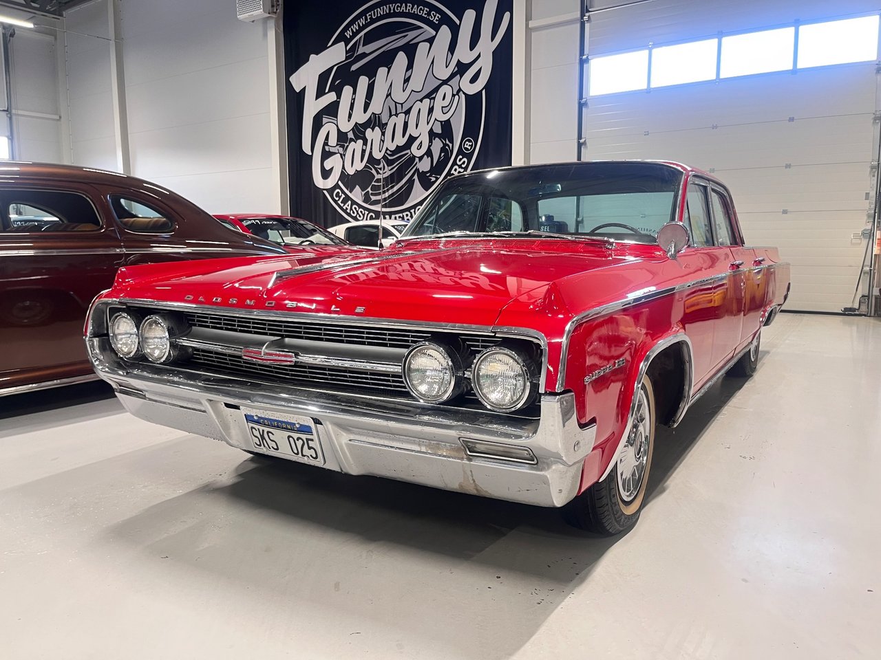 Oldsmobile Super 88 Celebrity...