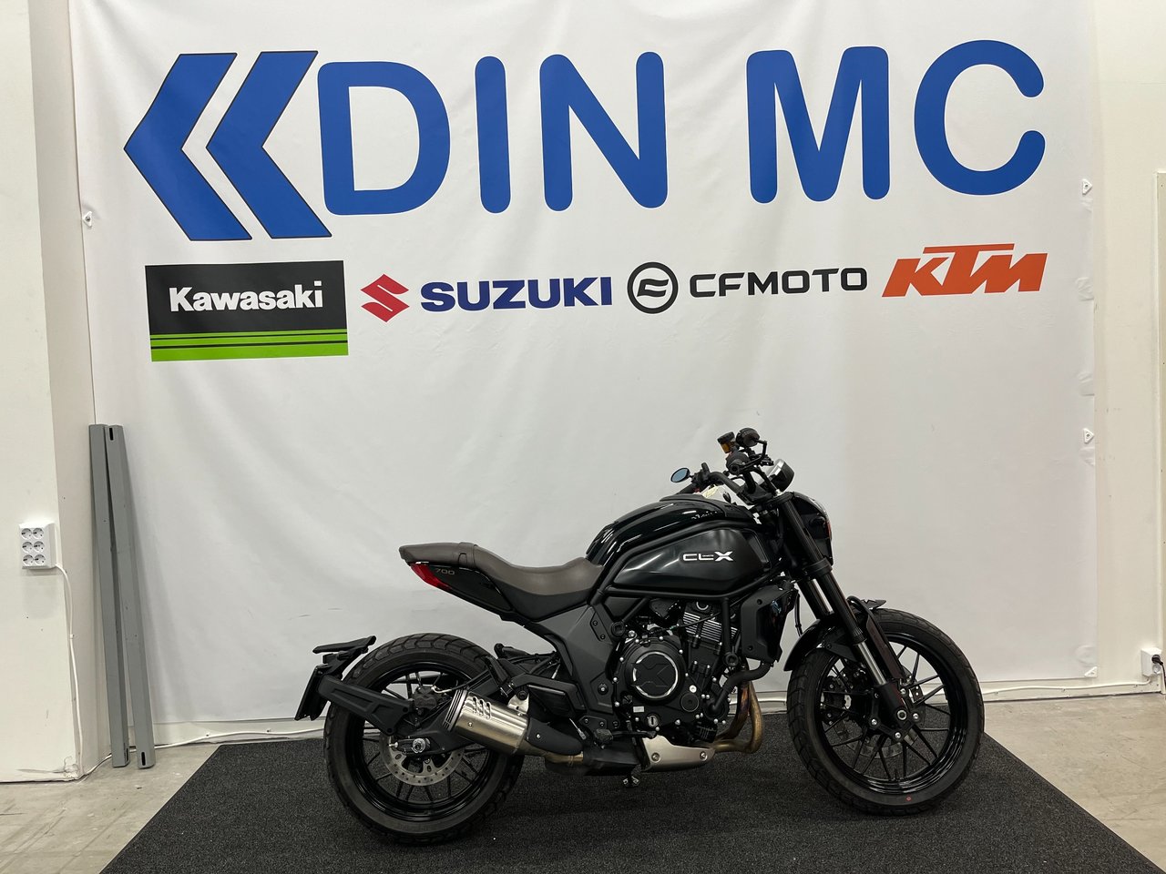 CFMOTO 700 CL-X Heritage "Hös...