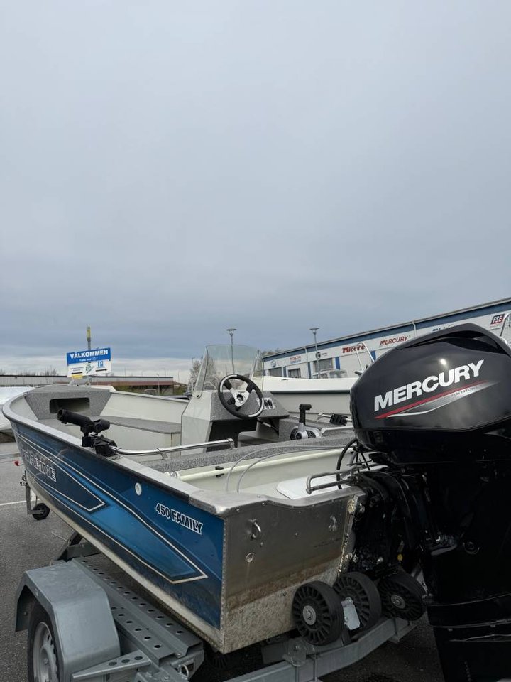 Marine 450 Family + Mercury 4...