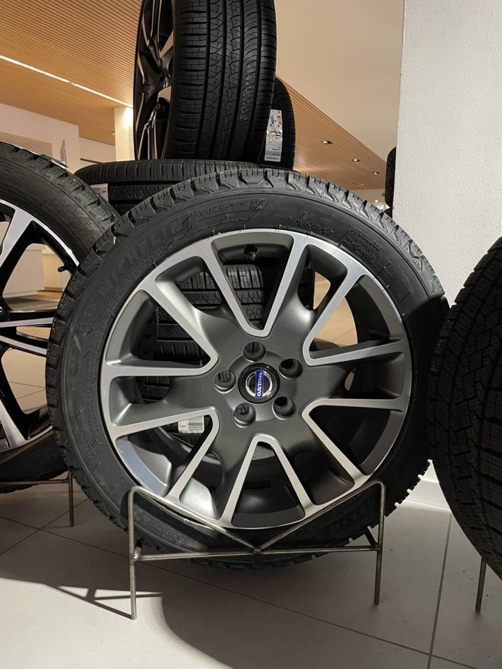 Vinterhjul till V40 17"