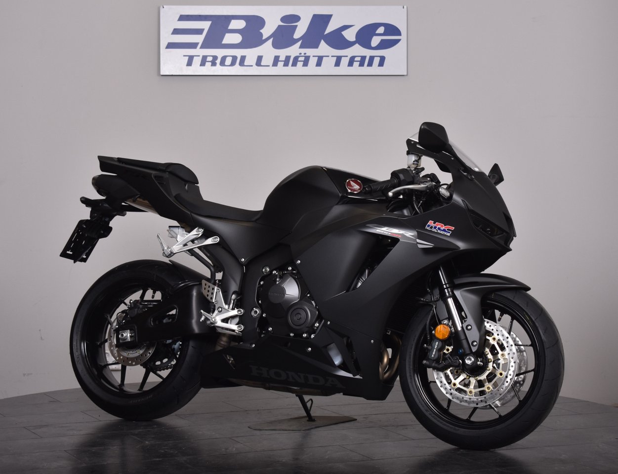 Honda CBR600RR FINNS FÖR OMGÅ...