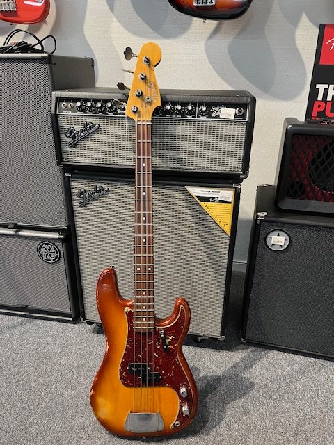 Fender P-Bas 64 relic