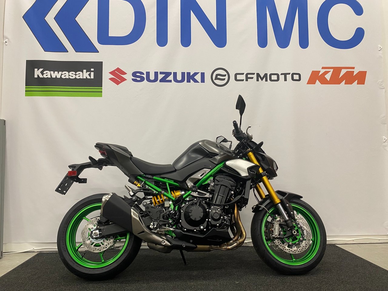 Kawasaki Z900 SE  "Fabriksny ...