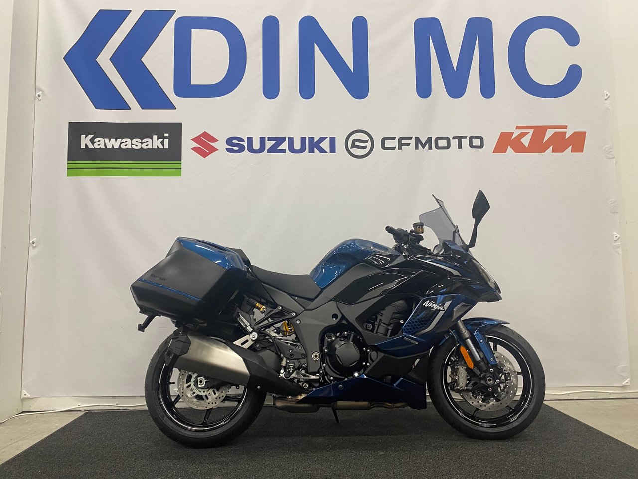 Kawasaki Ninja 1100SX SE Tour...