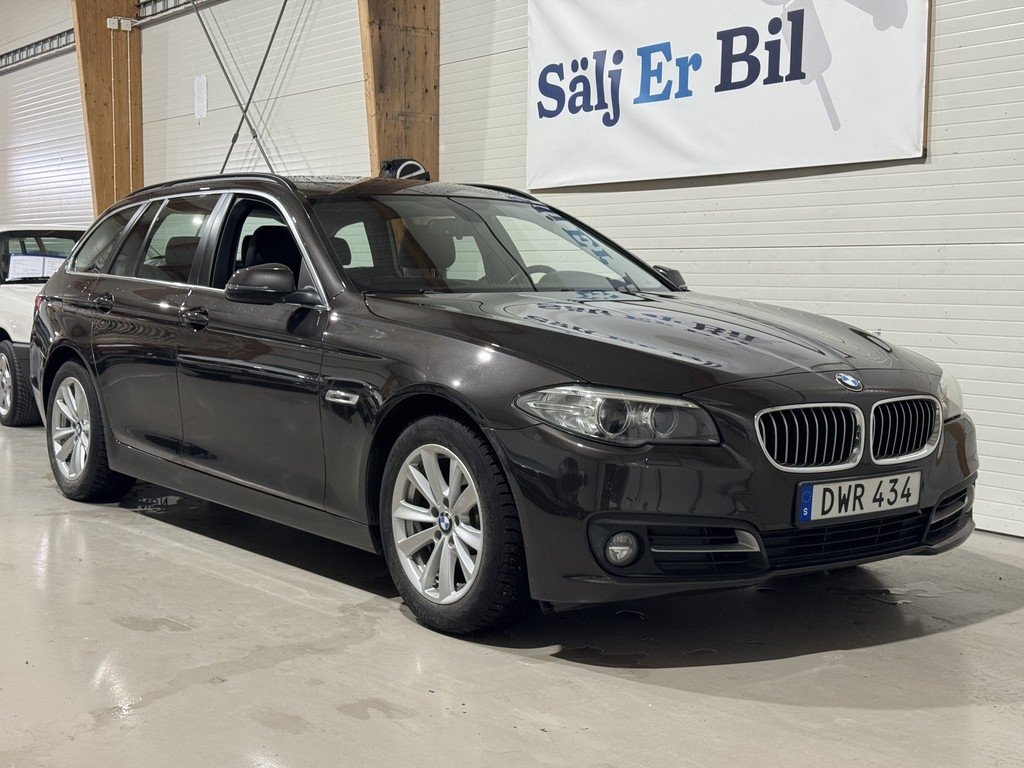 BMW 520d Touring Steptronic D...