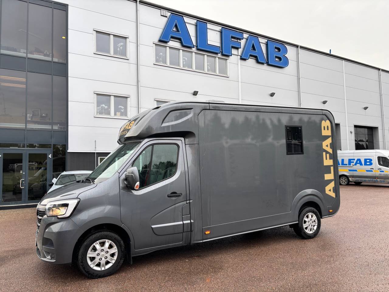 ALFAB EVO 3 sits stuterimodel...