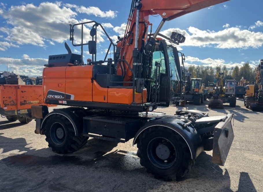 Doosan DX 160 W -2021 med grä...