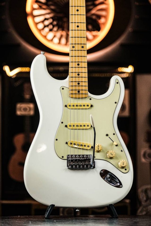 1998 Fender Stratocaster MIJ ...