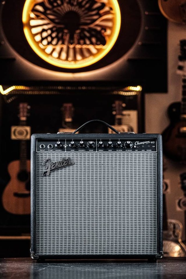 2014 Fender Champion 40 2-Cha...