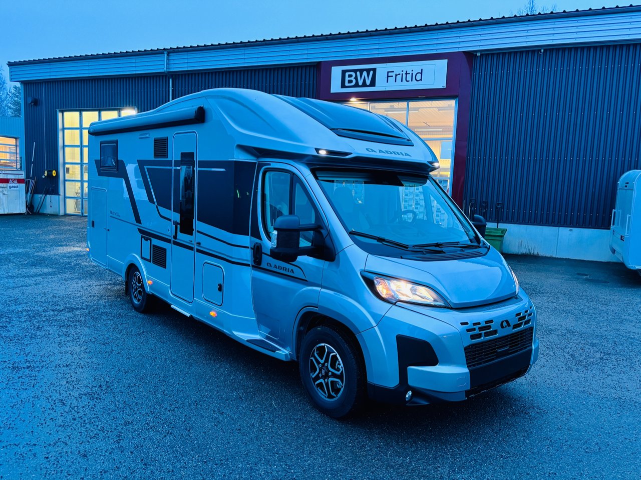 Adria Matrix Supreme 670 SL A...