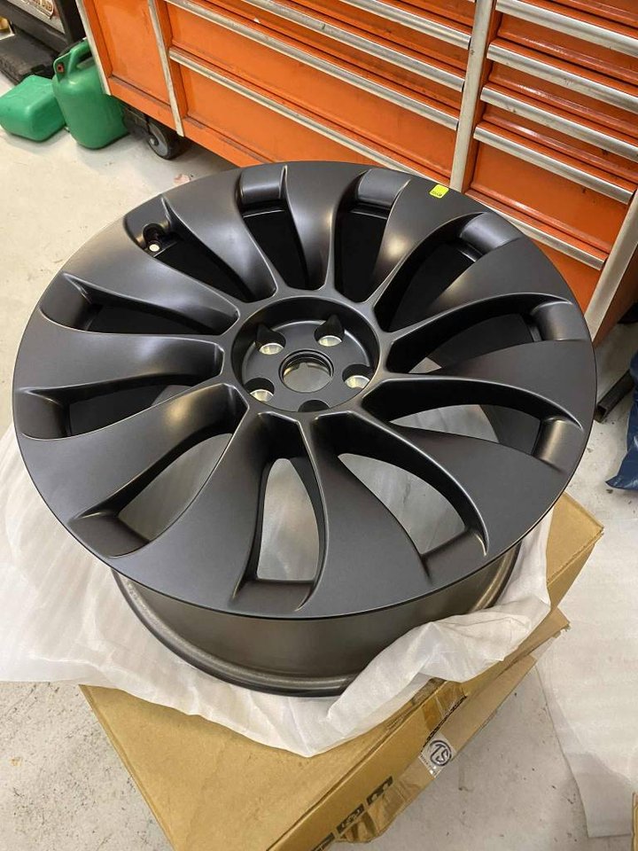 Fälg bak tesla Modell Y R21