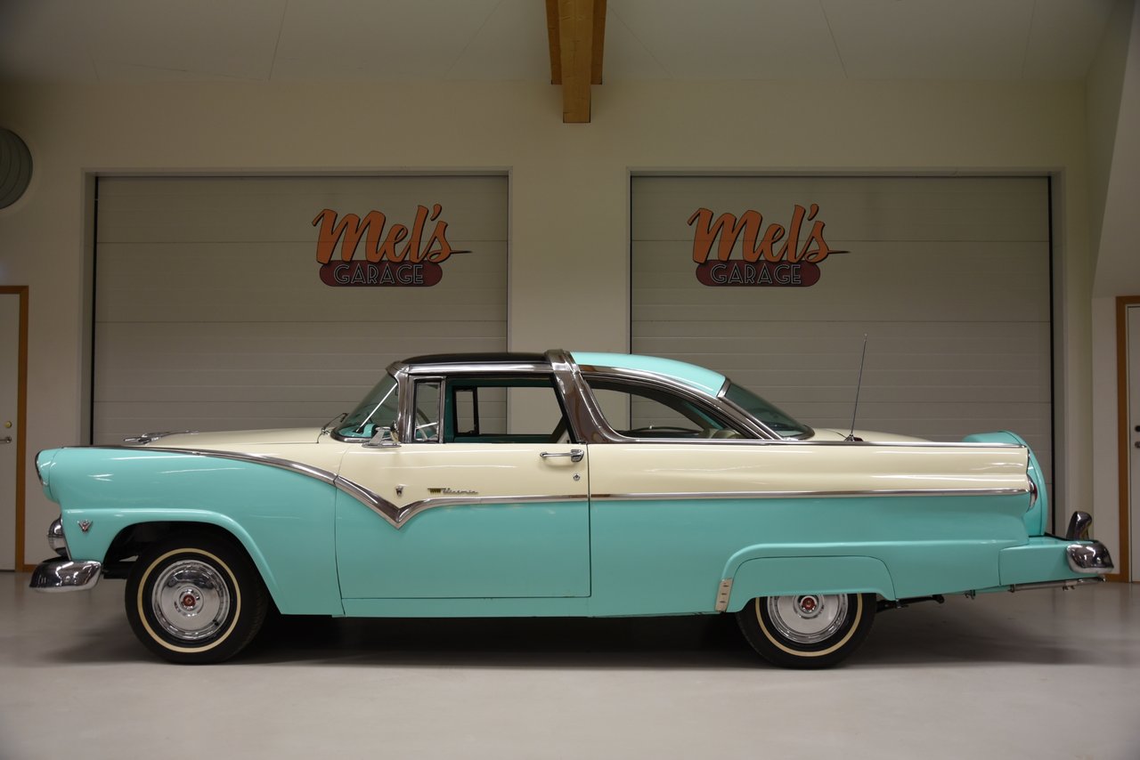 Ford Fairlane Crown Victoria ...