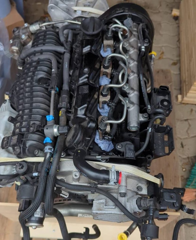 Volvo diesel motor D4204T11 8...