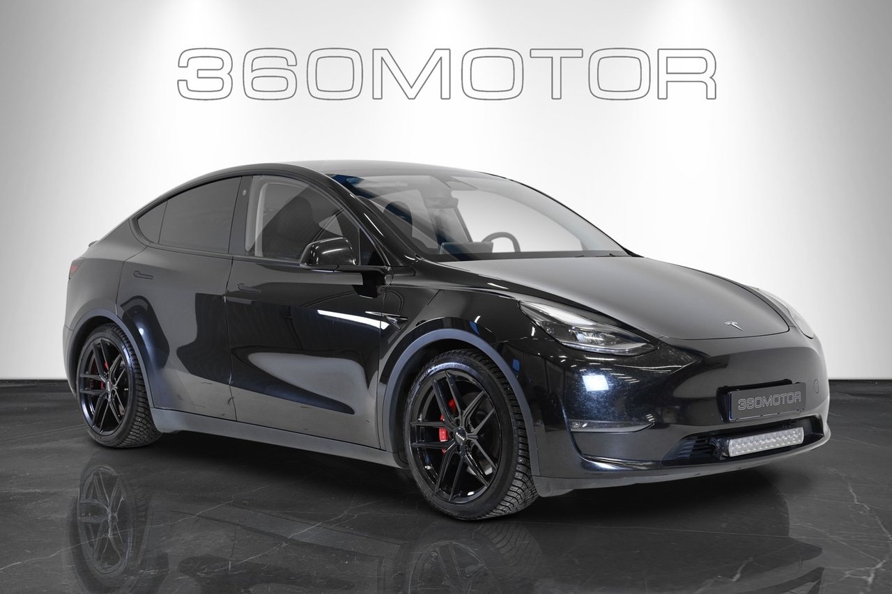 Tesla Model Y Performance / D...
