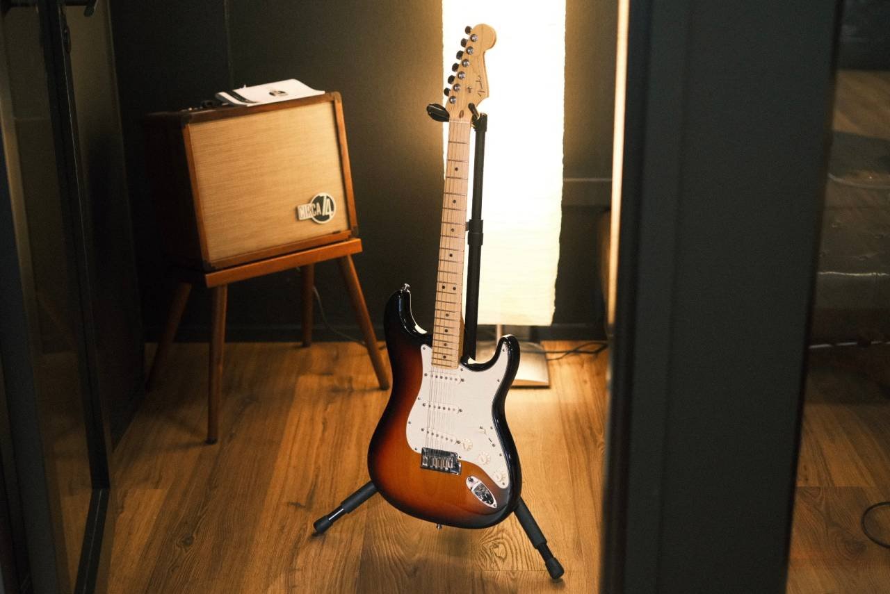 Beg. Fender American Ultra St...