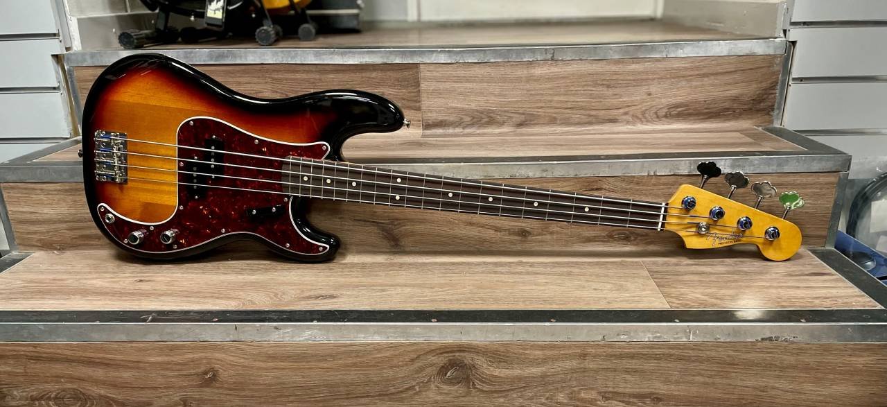 Fender Vintera® II ’60s Preci...