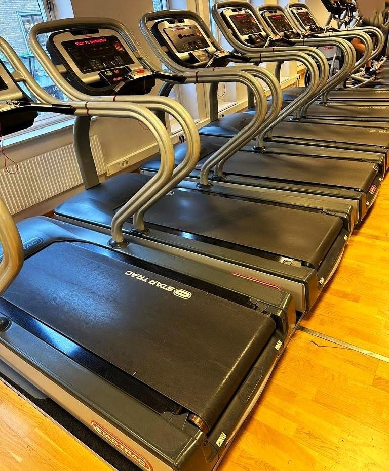 STAR TRAC  TRÄNINGSUTRUSTNING...