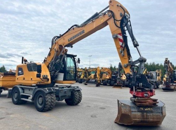 Liebherr 918 Compact med tipp...