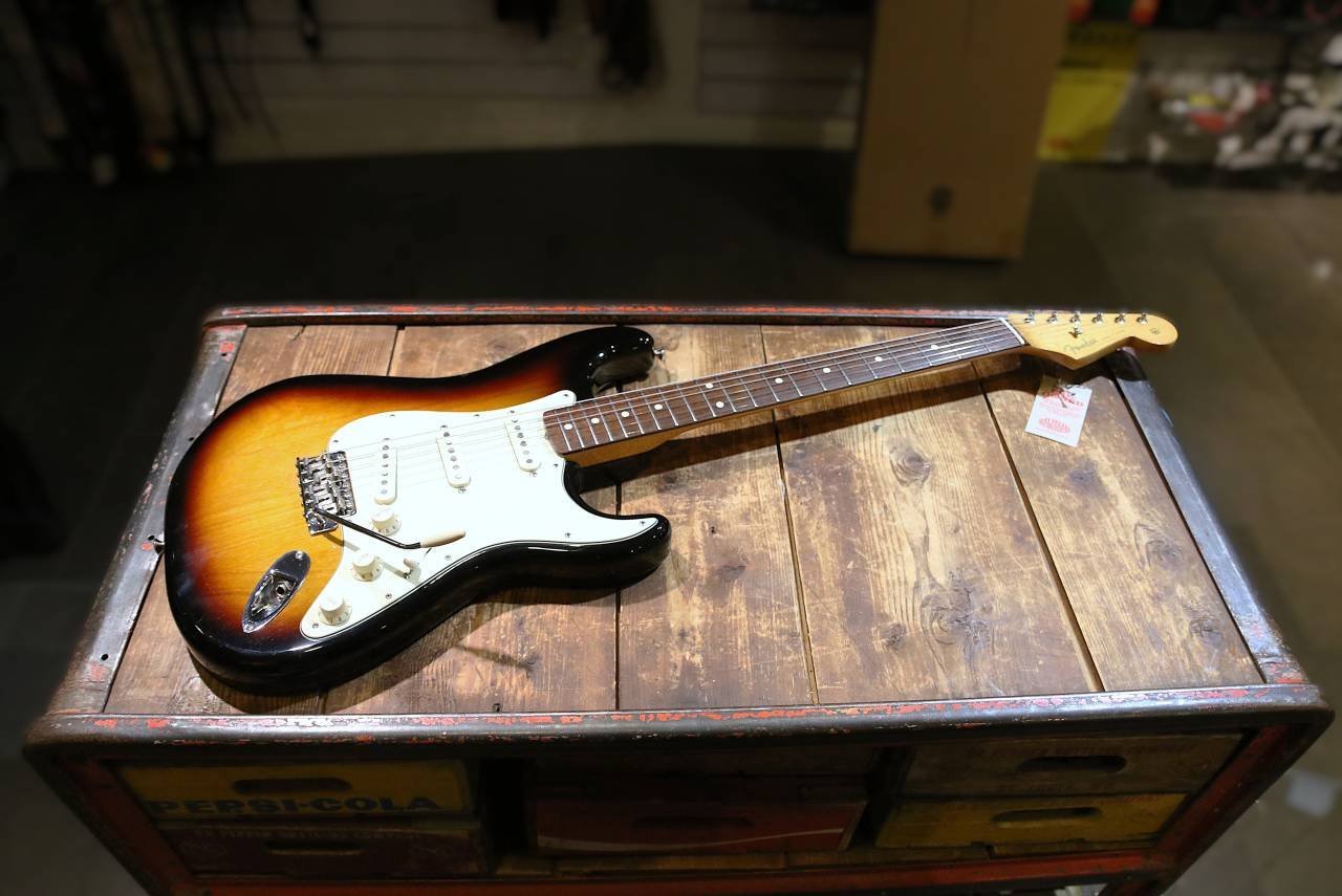 Fender Stratocaster Classic 6...