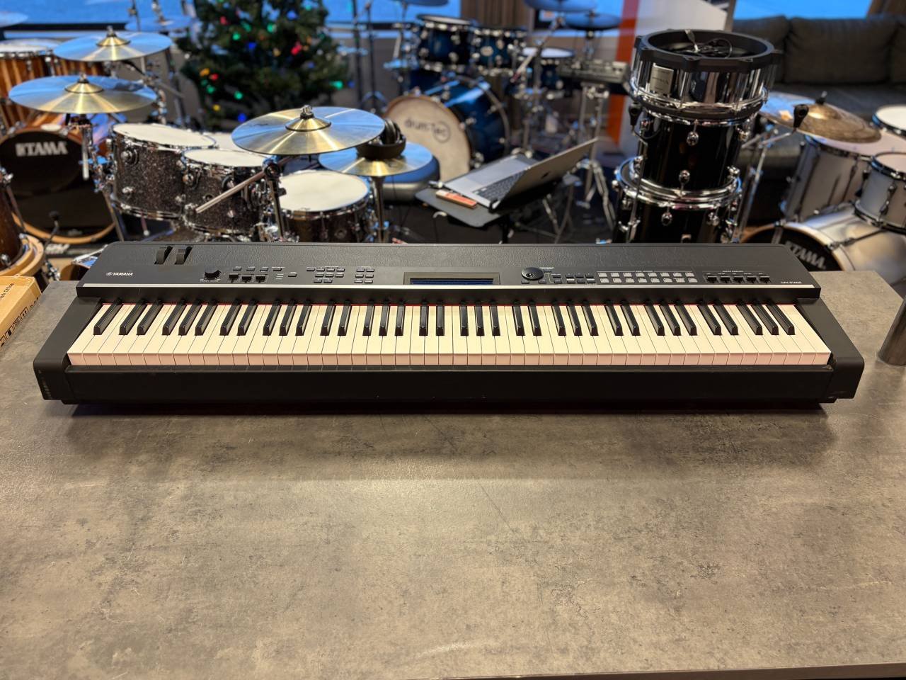 Yamaha CP4 Stage
