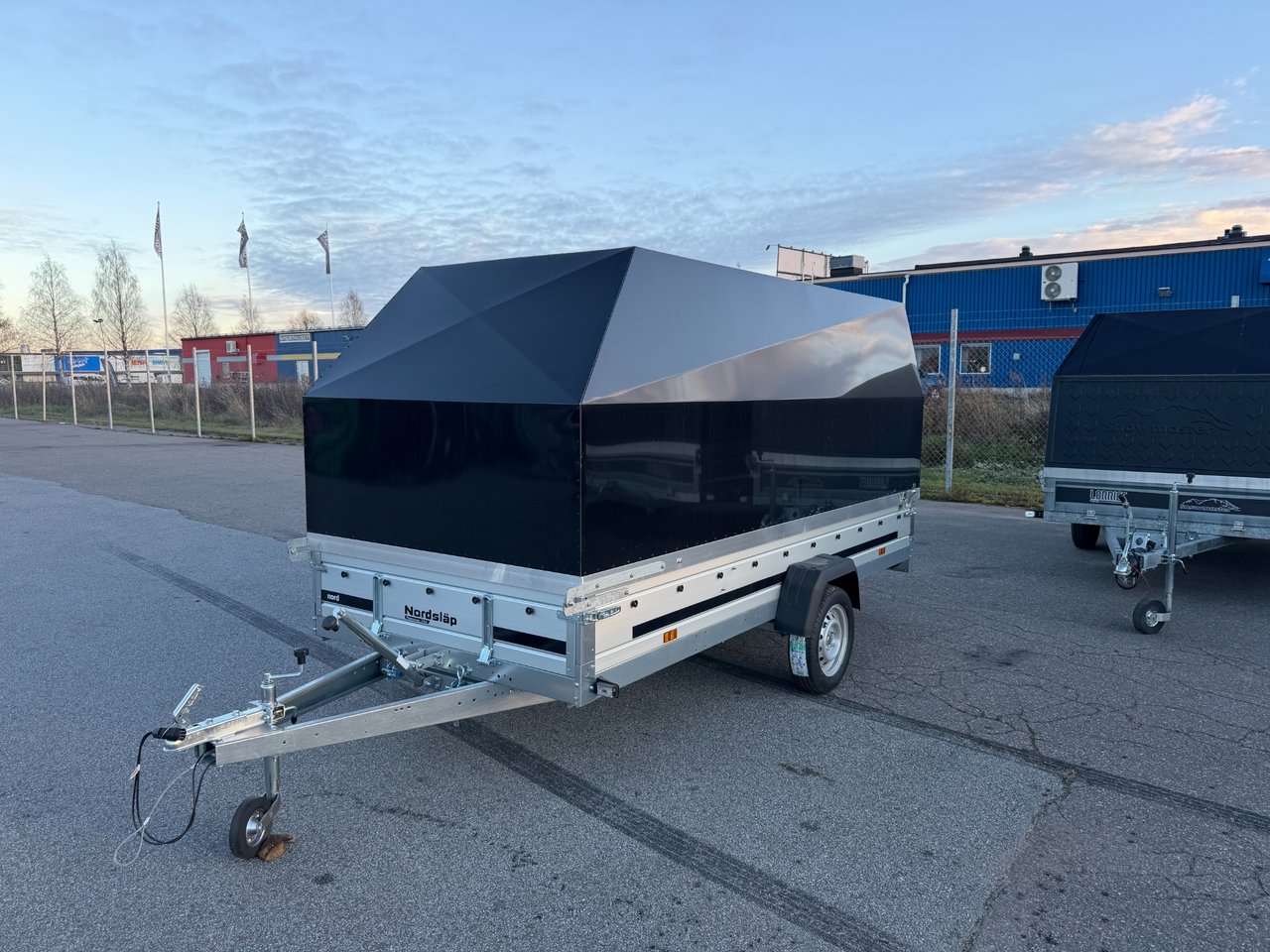 -- Nordsläp Premium 350 750kg...