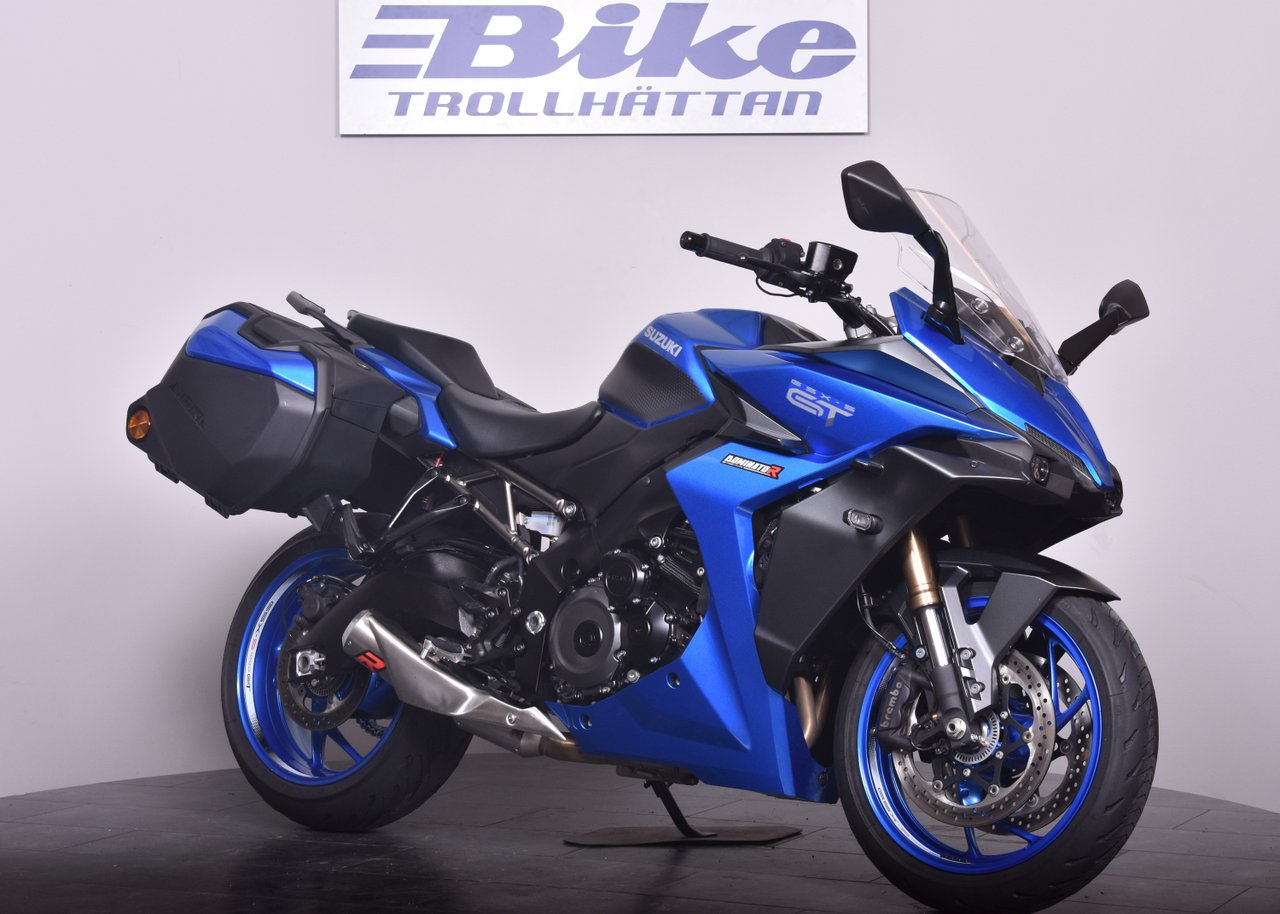 Suzuki GSX-S1000GT / DOMINATO...