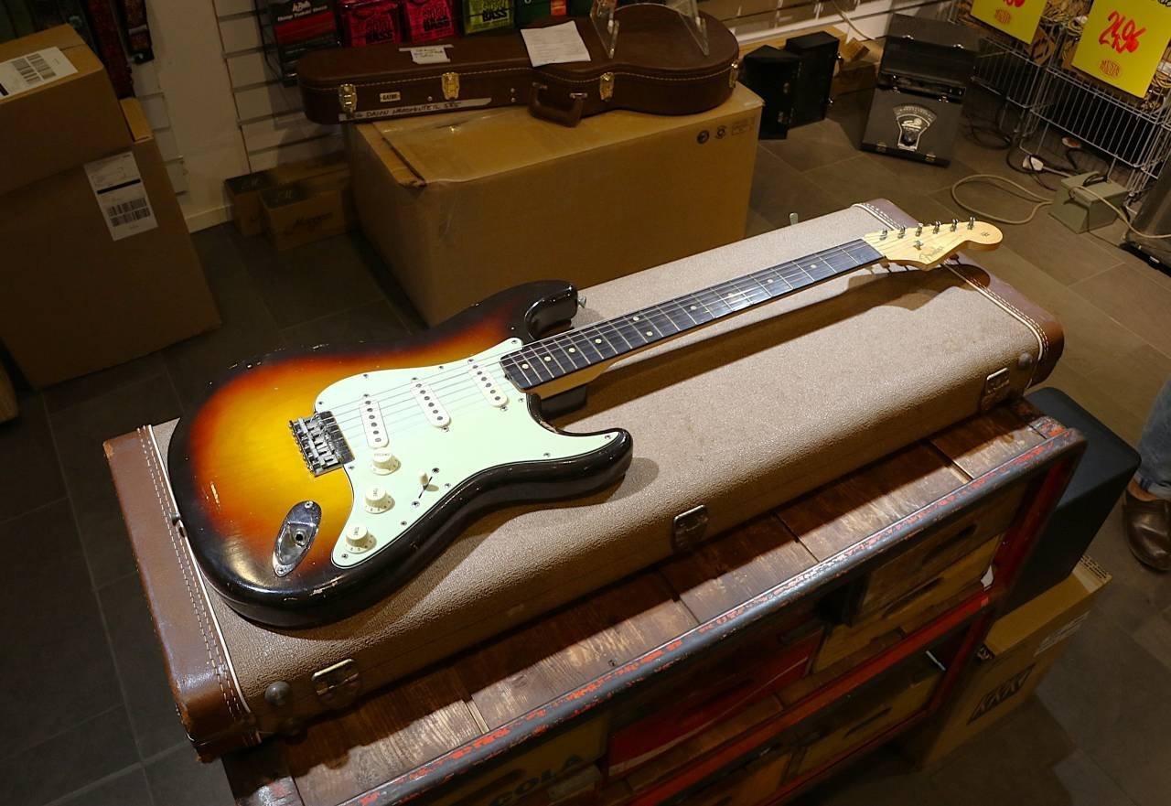 Fender Stratocaster hardtail ...