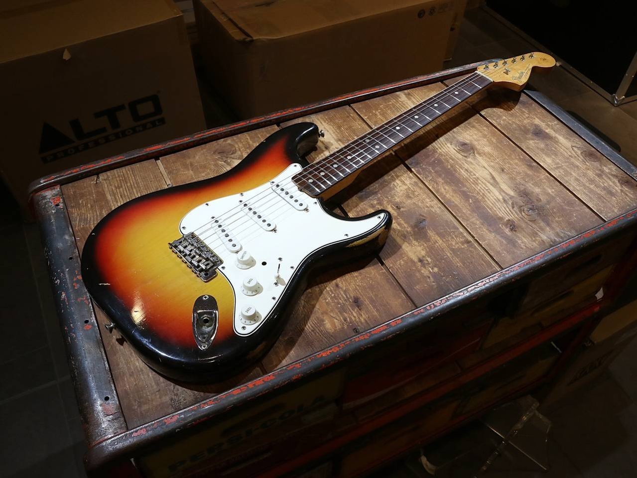 Fender Stratocaster Sunburst ...