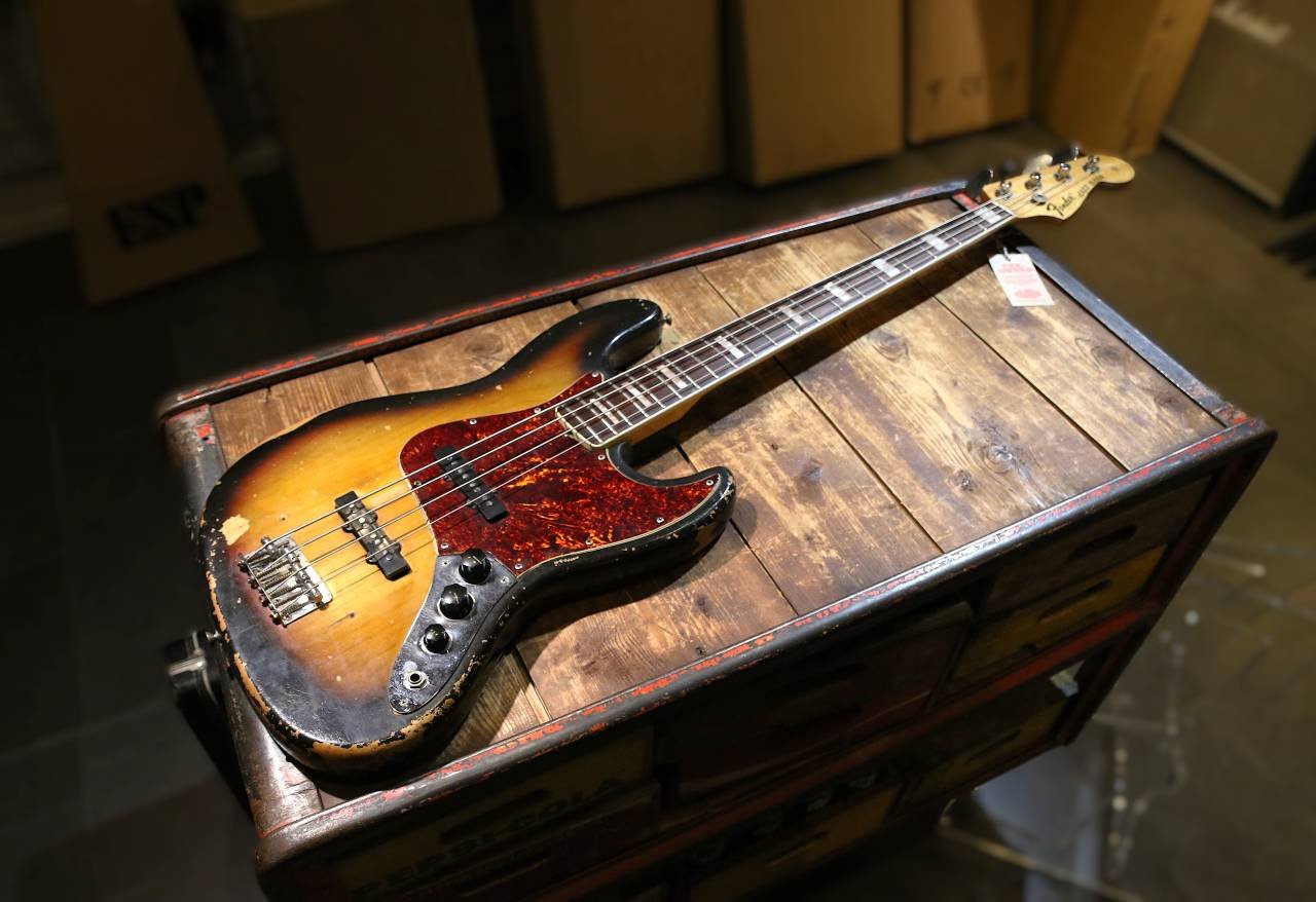 Fender Jazzbass Sunburst från...