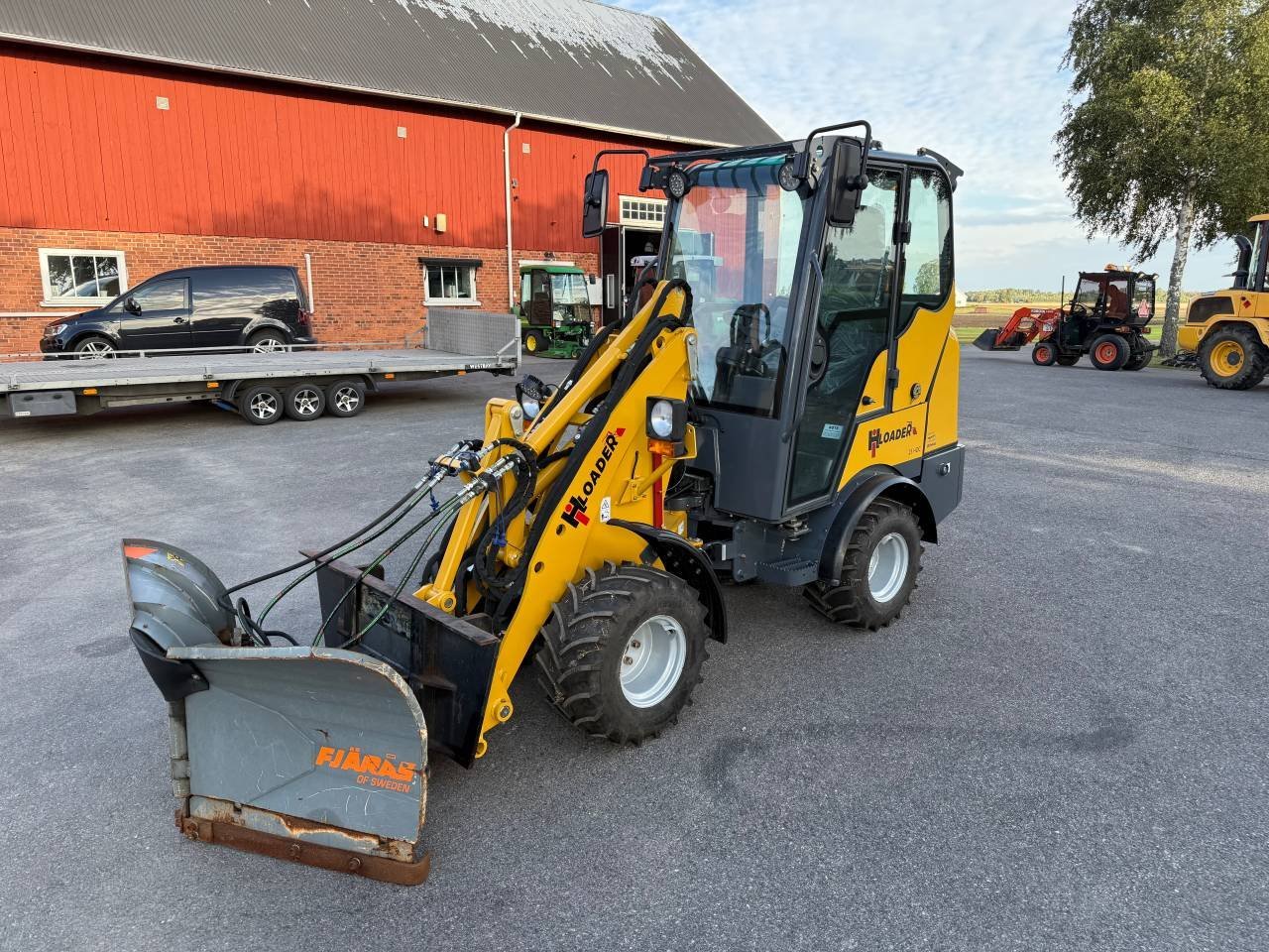 IH Loader 25 HDC Vikplog Komf...